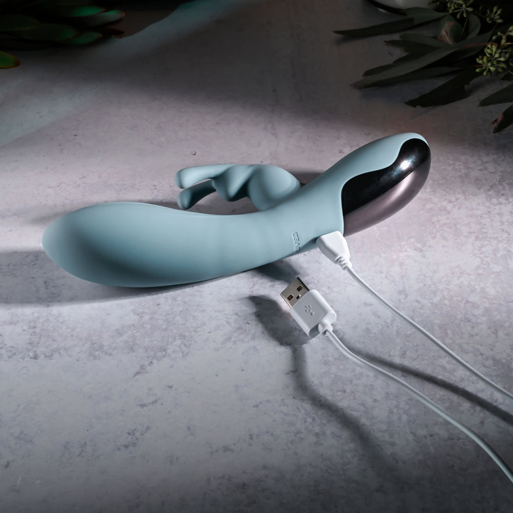 Evolved BOSS BUNNY - Baby 20.1 cm USB Rechargeable Rabbit Vibrator