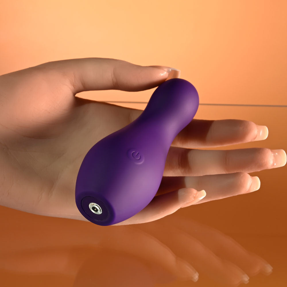 Playboy Pleasure THE JET SET - VIBRATOR - 10.2 cm Vibrator with Self Charging Case